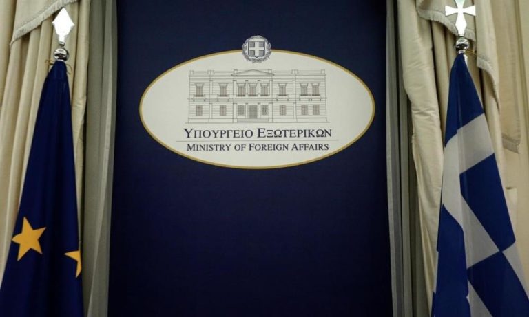 Σκληρή απάντηση της Αθήνας στον Ακάρ: ”Τουλάχιστον υποκριτικό να επικαλείται το διεθνές δίκαιο”