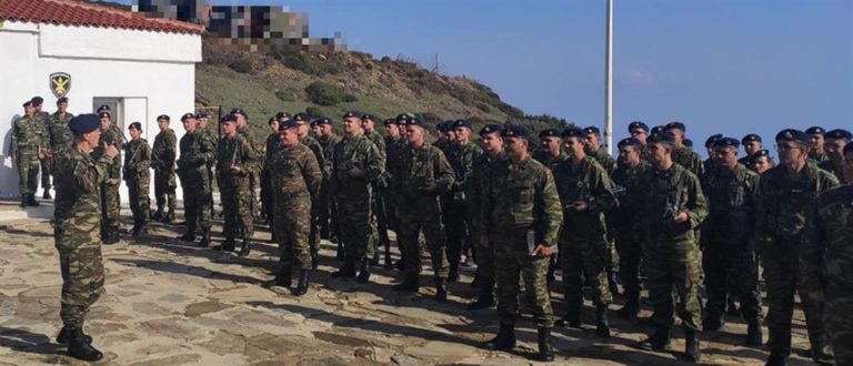 Ημέρα των Ενόπλων Δυνάμεων: Η συγκινητική φωτογραφία του Αρχηγού ΓΕΣ (εικόνες)