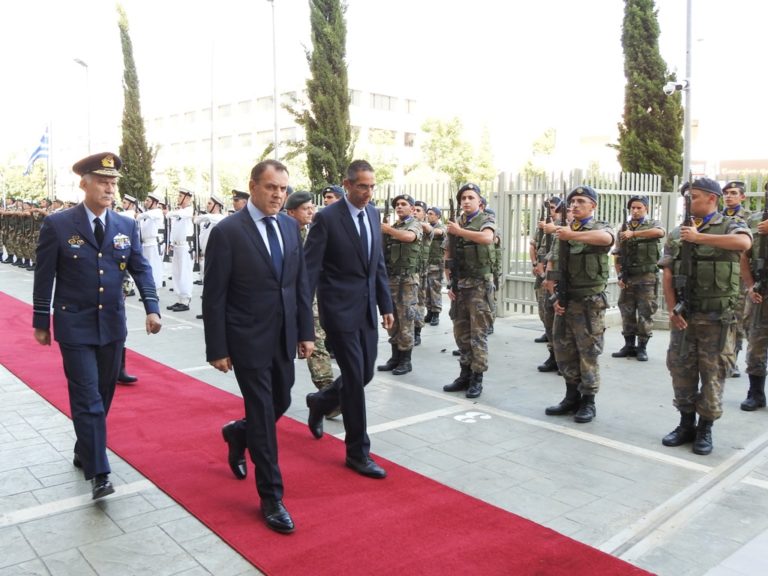 Φωτό από την επίσκεψη του ΥΕΘΑ Νικόλαου Παναγιωτόπουλου στην Κύπρο