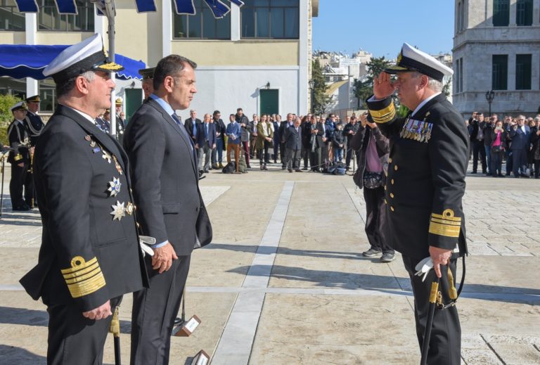 Φωτό από την τελετή παράδοσης – παραλαβής Αρχηγού ΓΕΝ