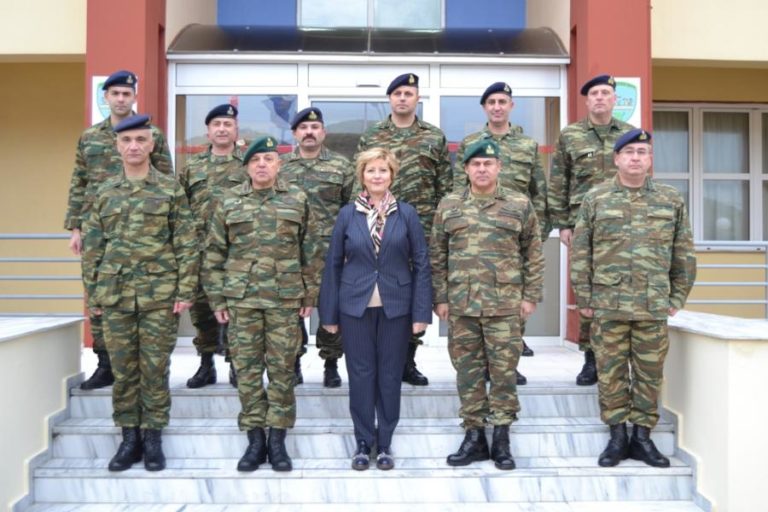 Η ΥΦΕΘΑ Μαρία Κόλλια-Τσαρουχά στην 130 Σμηναρχία Μάχης στη Λήμνο, στην κανονιοφόρο «ΑΗΤΤΗΤΟΣ», στην 88 Στρατιωτική Διοίκηση «ΛΗΜΝΟΣ» και στο 265 Μηχανοκίνητο Τάγμα Εθνοφυλακής στη Λέσβο