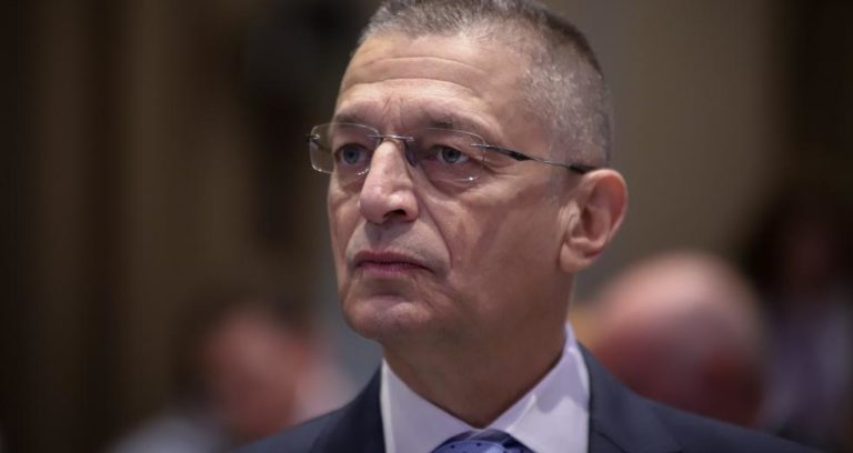 Φιλόδοξος παντός καιρού