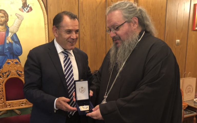 Ο Υπουργός Εθνικής Άμυνας Νίκος Παναγιωτόπουλος στο Μητροπολίτη Λαρίσης και Τυρνάβου