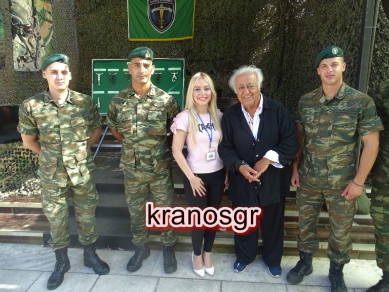 Η ξανθιά καλονή και τα κομάντο!