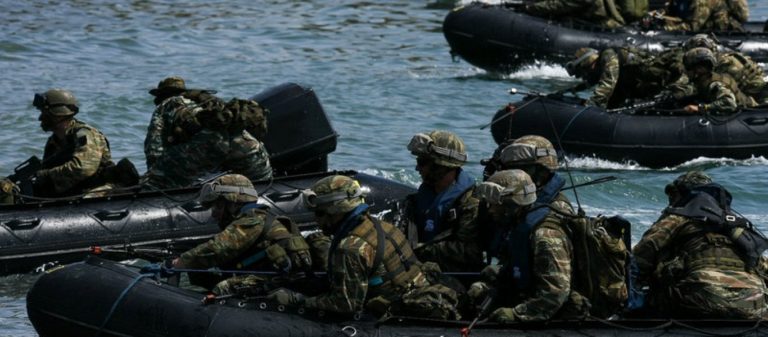 Ανησυχία για «θερμό» καλοκαίρι: Σε ετοιμότητα οι ΕΔ – Η Ζ’ ΜΑΚ κατέκλυσε τις βραχονησίδες στο Αιγαίο