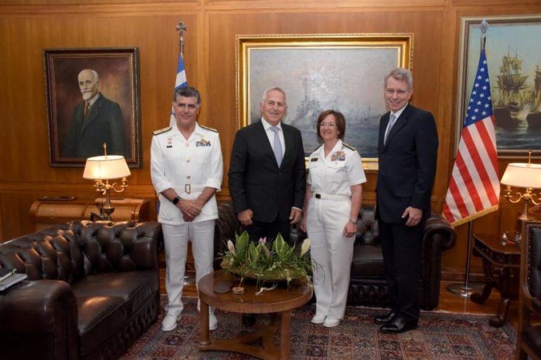 Συνάντηση ΥΕΘΑ Ευάγγελου Αποστολάκη με την Commander US 6th Fleet