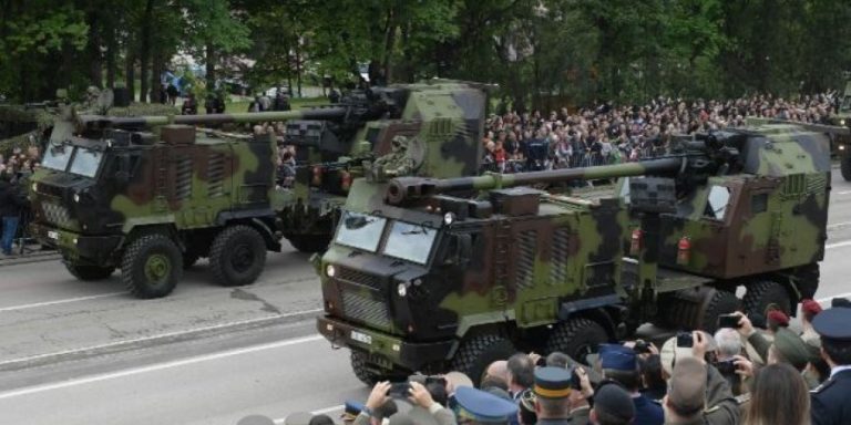 Το νέο πυροβόλο της Εθνικής Φρουράς που θα παρελάσει 1η Οκτωβρίου (ΦΩΤΟ)