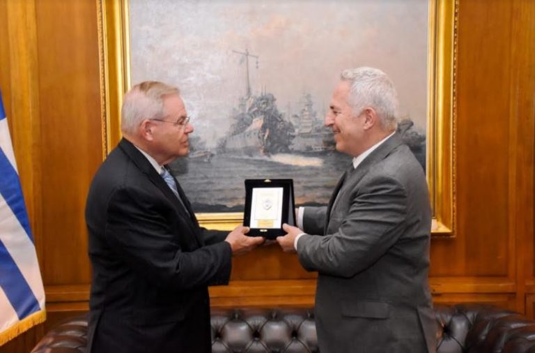 Δήλωση του ΥΕΘΑ Ευάγγελου Αποστολάκη κατά την υποδοχή του Γερουσιαστή ΗΠΑ Bob Menendez στο ΥΠΕΘΑ