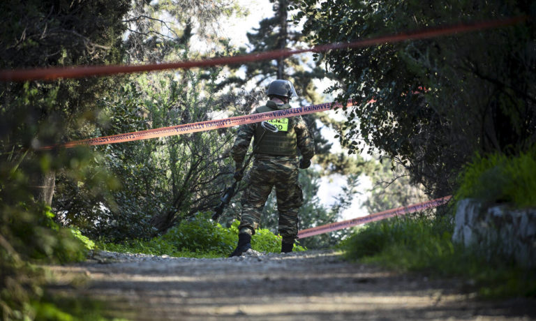 Χαμός στη Θεσσαλονίκη με αυτό που βρήκαν στο ρέμα – Έσπευσε ο στρατός (Pics)
