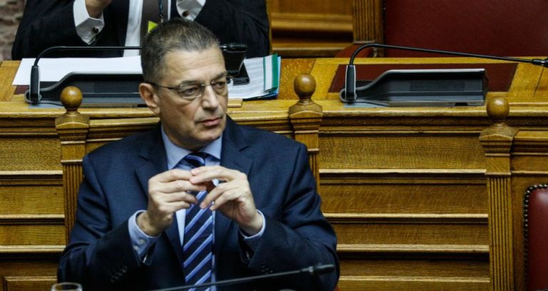 «Απορία ψάλτου βηξ» για τα πτυχία Στεφανή