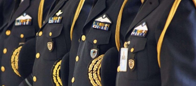 Σύνταξη από τα 58 για ένστολους και δημοσίους υπαλλήλους – 70.000 ευρώ εφάπαξ – Ποιους αφορά