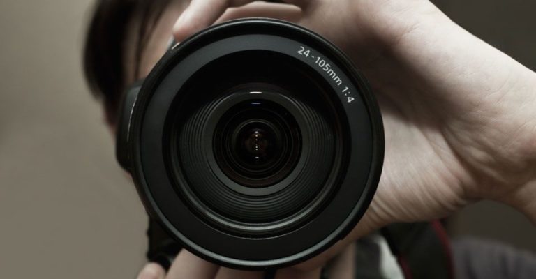 Εν ενεργεία στρατιωτικοί φωτογράφιζαν απρόσκλητα καλεσμένους σε γεύμα Βίτσα – Ρήγα. Να επέμβει άμεσα ο ΥΕΘΑ Ν. Παναγιωτόπουλος