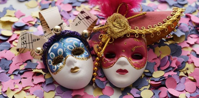 Κοροναϊός: Ματαιώνονται τα καρναβάλια σε όλη τη χώρα