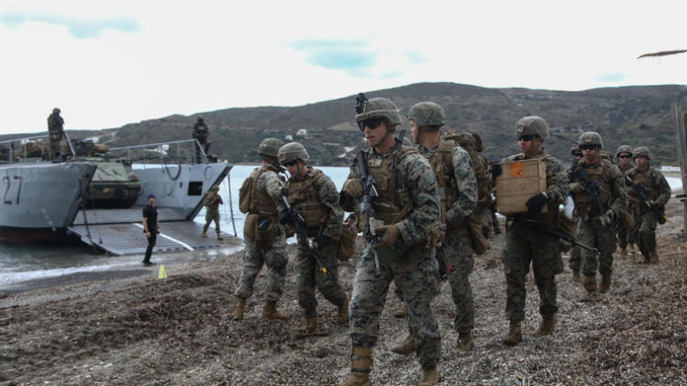 «Απόβαση» στην Σκύρο – Μεγάλη στρατιωτική άσκηση [εικόνες]