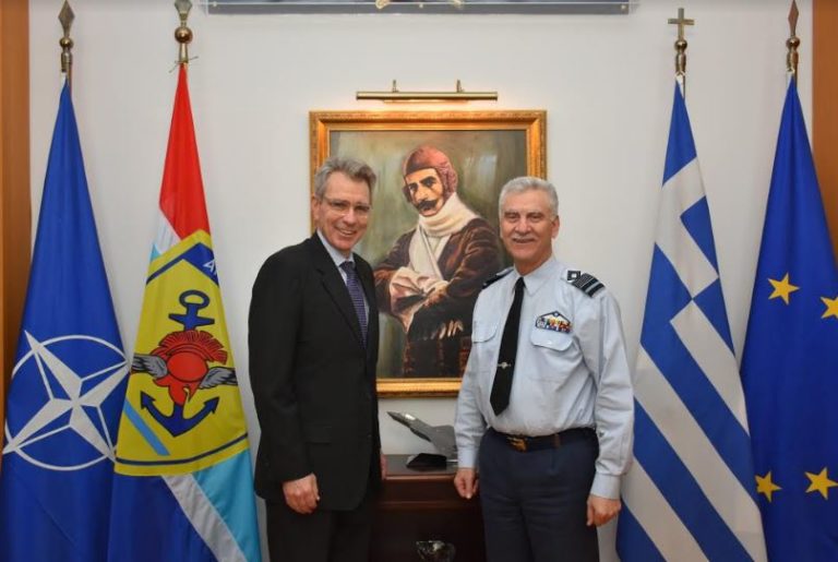 Συνάντηση Αρχηγού ΓΕΕΘΑ με τον Πρέσβη των ΗΠΑ