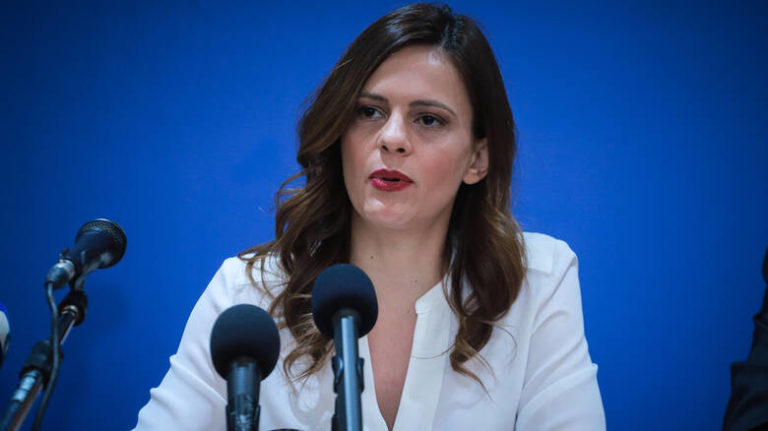 Αχτσιόγλου: Τέλος οι ηλικιακοί περιορισμοί για συντάξεις χηρείας