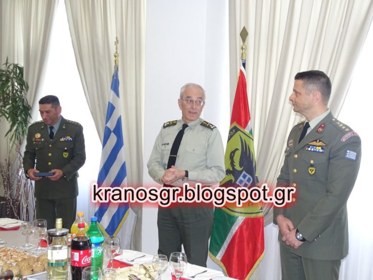 Φωτογραφικά κλικ από την τελετή παράδοσης – παραλαβής εκπροσώπου τύπου ΓΕΣ