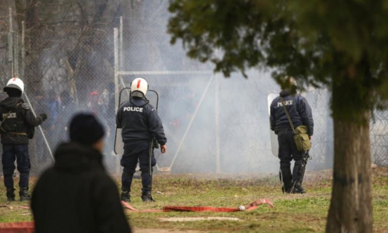Νέα επεισόδια στις Καστανιές Έβρου – Μάχες μπροστά στην κάμερα – Βίντεο