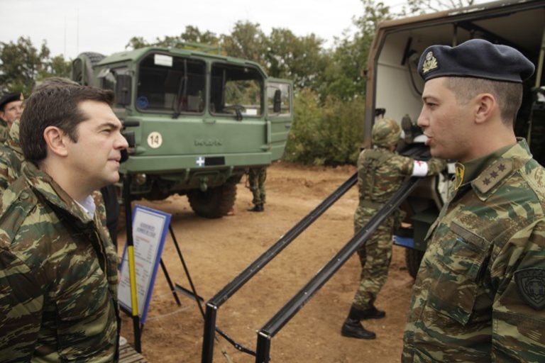 Η “χακί” εκδοχή του Τσίπρα,η εμπιστοσύνη στους στρατιωτικούς και η επιλογή Αποστολάκη