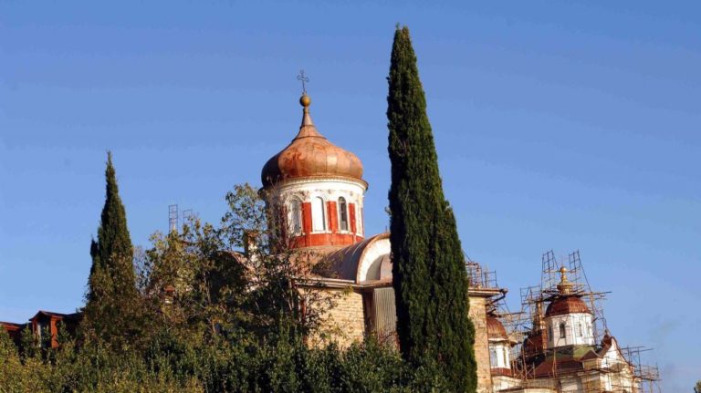 Βοήθεια από τις Ένοπλες Δυνάμεις για την αποκατάσταση των ζημιών στο Άγιον Όρος