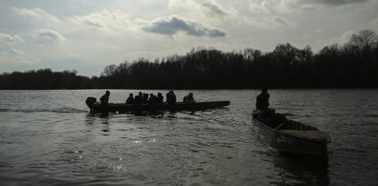 Διπλή πρόκληση των Τούρκων στον Εβρο