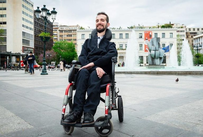 Ο Στέλιος Κυμπουρόπουλος προτείνει για βράβευση τις Εβρίτισσες που έφτιαξαν μάσκες για τη 16η Μεραρχία