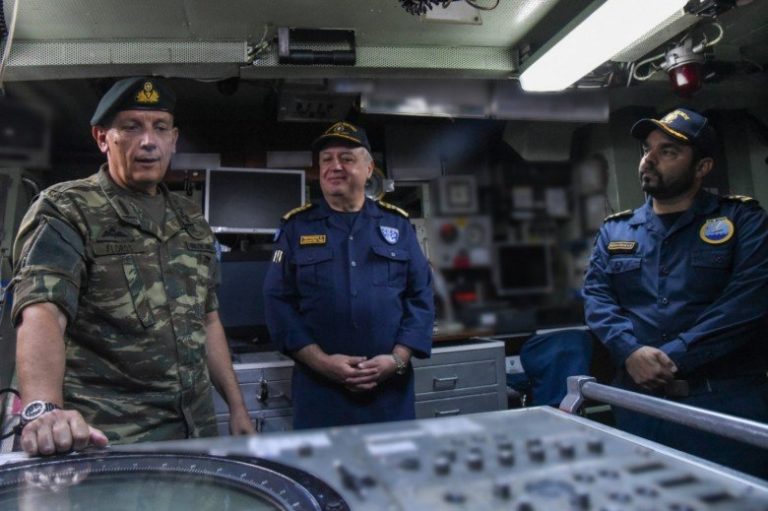 ΓΕΕΘΑ: Τα τουρκικά πολεμικά πλοία παραμένουν στο Αιγαίο – Αμετάβλητες οι κινήσεις τους