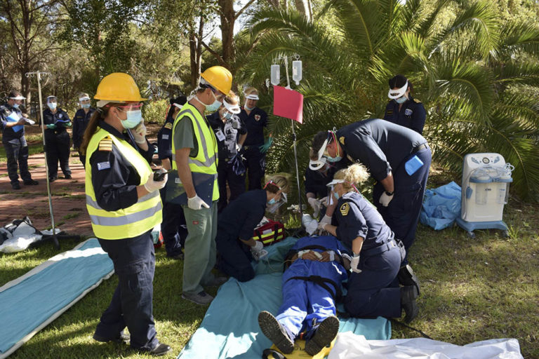 Πανέτοιμος ο Ναύσταθμος Κρήτης σε περίπτωση ατυχήματος. Εντυπωσιακές εικόνες από άσκηση
