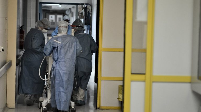 Συναγερμός: Μεγάλη η διασπορά κρουσμάτων covid-19 – 51 νέες νοσηλείες σε λίγες ώρες