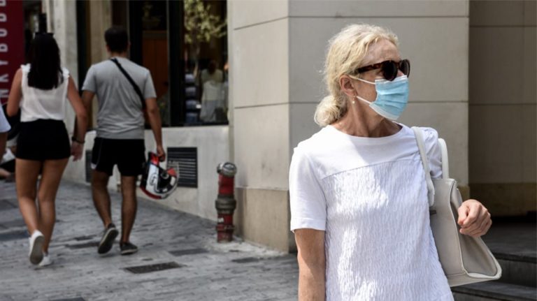 Σε ”κλοιό” Κορονοϊού η χώρα. Ανησυχία για τη διασπορά σε Αττική, Θεσσαλονίκη και άλλες 21 περιοχές