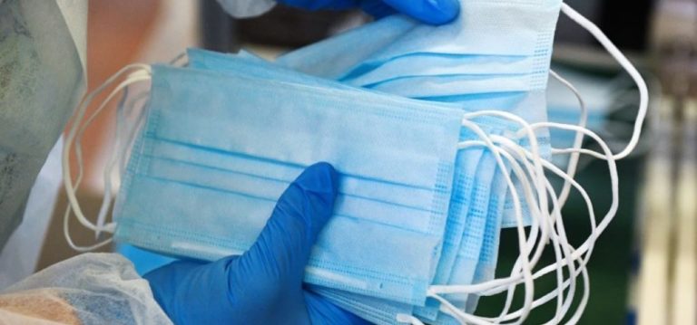 Νέα μέτρα: Υποχρεωτική η χρήση μάσκας στα στρατόπεδα