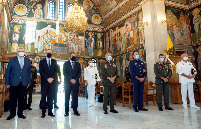 Παρουσία ΥΕΘΑ Νικόλαου Παναγιωτόπουλου στην Πανηγυρική Θεία Λειτουργία στον Ι.Ν. Παναγίας Παντανάσσης στο Στρατόπεδο «Παπάγου»