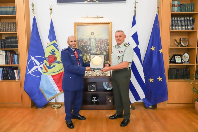 ΣΥΝΑΝΤΗΣΗ ΑΡΧΗΓΟΥ ΓΕΕΘΑ ΜΕ ΤΟΝ ΑΚΟΛΟΥΘΟ ΑΜΥΝΑΣ ΤΗΣ ΣΑΟΥΔΙΚΗΣ ΑΡΑΒΙΑΣ