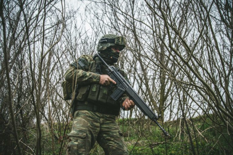 ΕΔ: Αλλαγή στολής στελεχών