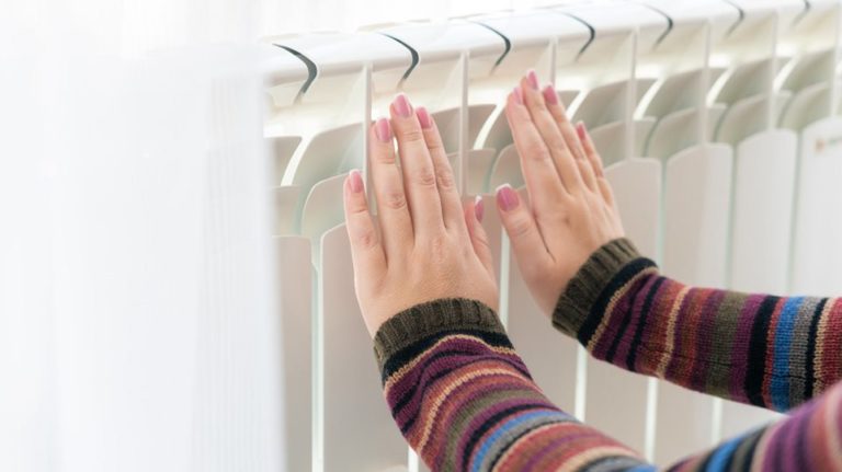 Επίδομα θέρμανσης από 80 έως 700 ευρώ: Θα δίνεται και για φυσικό αέριο – Όλες οι προϋποθέσεις