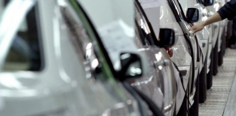 Για ποια αυτοκίνητα έρχεται μείωση στα τέλη κυκλοφορίας από τον Ιανουάριο