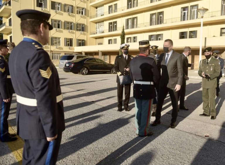 Παρουσία ΥΦΕΘΑ Αλκιβιάδη Στεφανή στα Χριστουγεννιάτικα Κάλαντα του ΥΠΕΘΑ