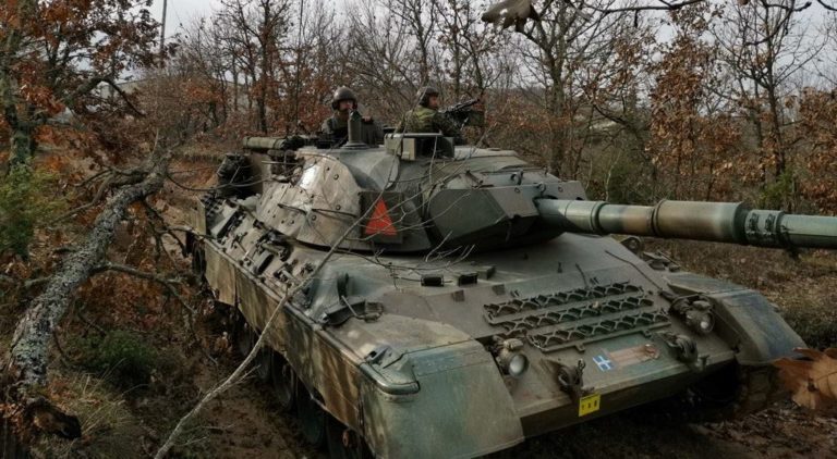 Σε επιφυλακή ένοπλες δυνάμεις και διπλωματία ενόψει Χριστουγέννων και Πρωτοχρονιάς