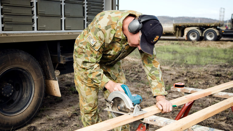 Κίνδυνος για στελέχη του ΣΞ η εκπαίδευση στην ειδικότητα Ξυλουργού – Σιδηρουργού