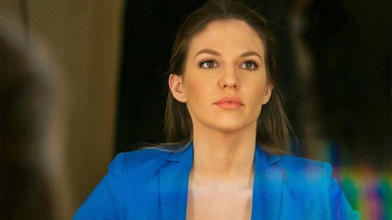 Σοφία Κορμά: Η Αρχισμηνίας ”Θεά” της Δνσης Ενημέρωσης ΥΠΕΘΑ θα μεταδώσει την ιστορική παρέλαση της 25ης Μαρτίου