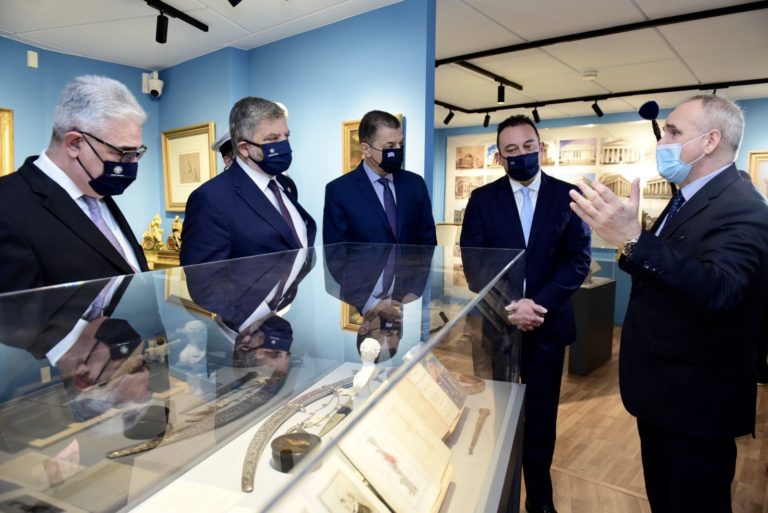 Παρουσία ΥΦΕΘΑ Αλκιβιάδη Στεφανή στα Εγκαίνια Έκθεσης για τον Αμερικανικό Φιλελληνισμό