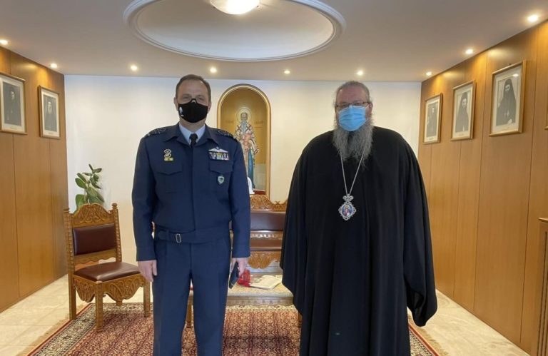 Ο Αρχηγός ΑΤΑ στον Μητροπολίτη Λαρίσης