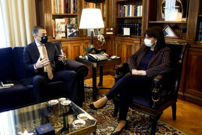 Πάσχα σε ακριτικά φυλάκια η ΠτΔ συνοδευόμενη από τον ΥΦΕΘΑ Αλκ. Στεφανή