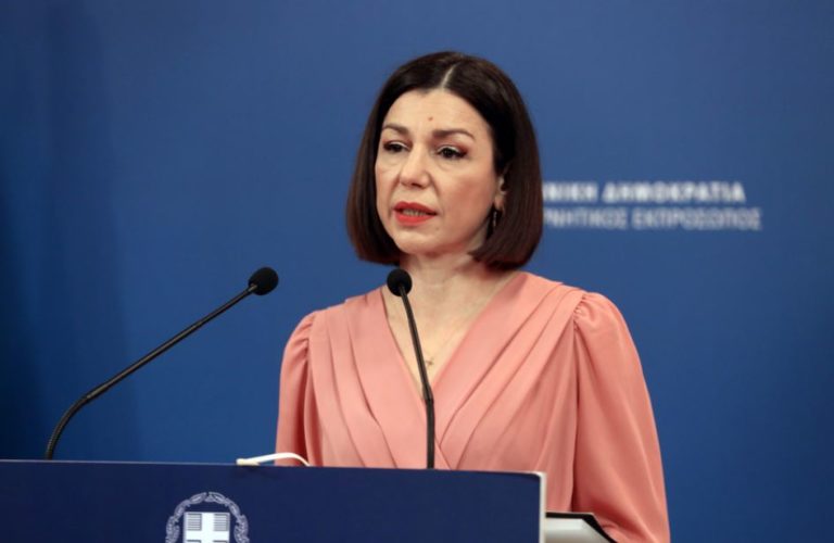 Πελώνη: Ο Πρωθυπουργός δεν μετέτρεψε σε «θαλάσσιο ταξί» τα ελικόπτερα του στρατού