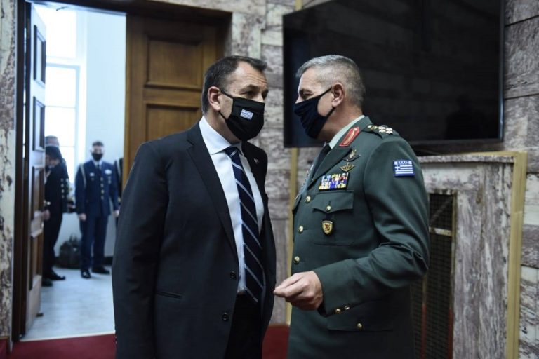 Μοντέλο “Ισραήλ” για τη στρατιωτική θητεία : Εξετάζεται σχέδιο με “διπλό” απολυτήριο