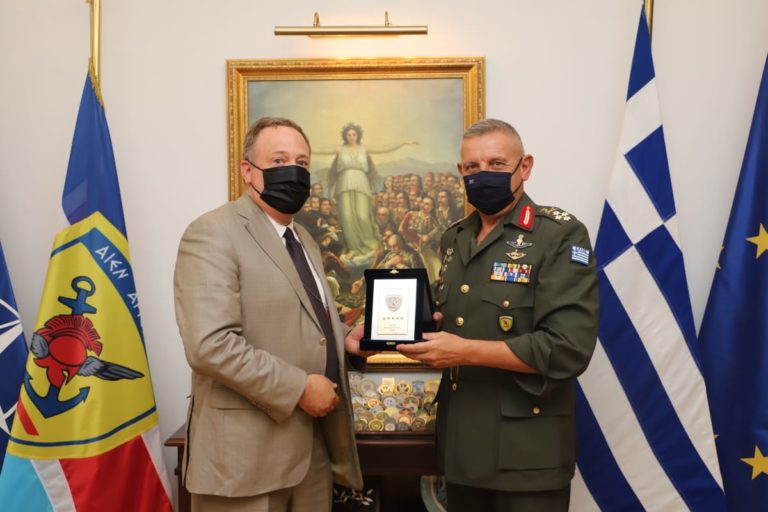 ΣΥΝΑΝΤΗΣΗ ΑΡΧΗΓΟΥ ΓΕΕΘΑ ΜΕ ΤΟΝ ΠΡΟΕΔΡΟ ΚΑΙ ΕΚΤΕΛΕΣΤΙΚΟ ΔΙΕΥΘΥΝΤΗ ΤΗΣ JINSA