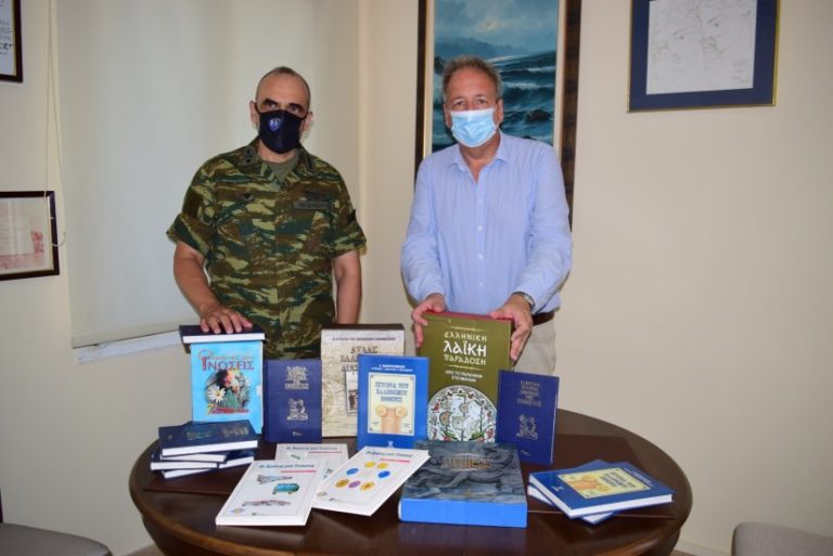 Από το ΓΕΣ στην Βιβλιοθήκη Οινουσσών
