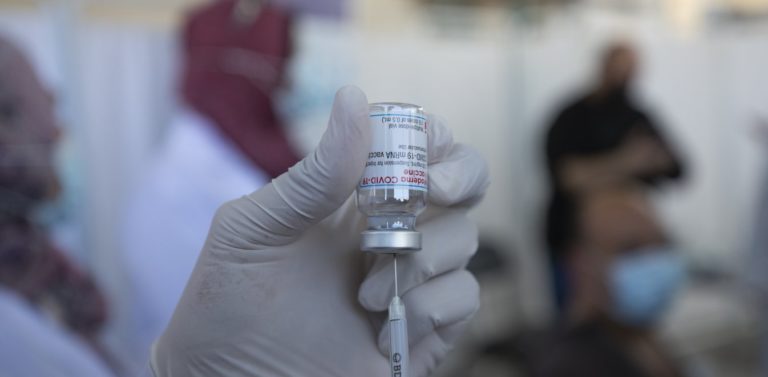 Υποχρεωτικός εμβολιασμός για ένστολο προσωπικό. Ποιες κατηγορίες είναι ”υποψήφιοι”