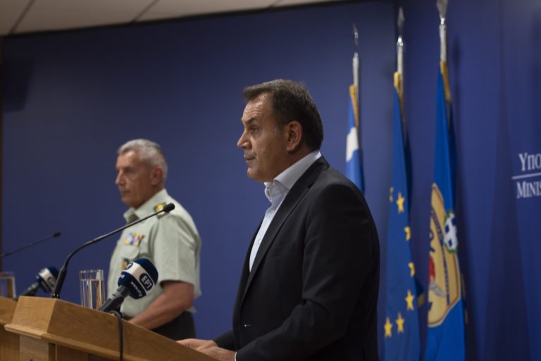Συνεχείς συσκέψεις Παναγιωτόπουλου – Φλώρου – Μαξίμου για τη συνδρομή των ΕΔ