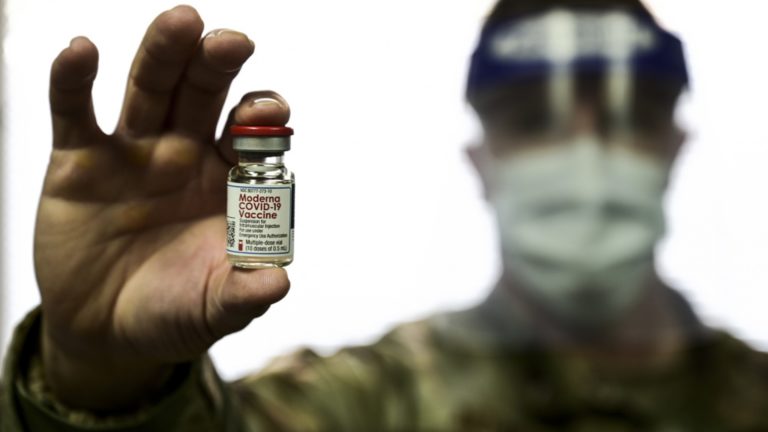 Επίσημο: Σε αναστολή από αύριο το ανεμβολίαστο Υγειονομικό Προσωπικό των ΕΔ